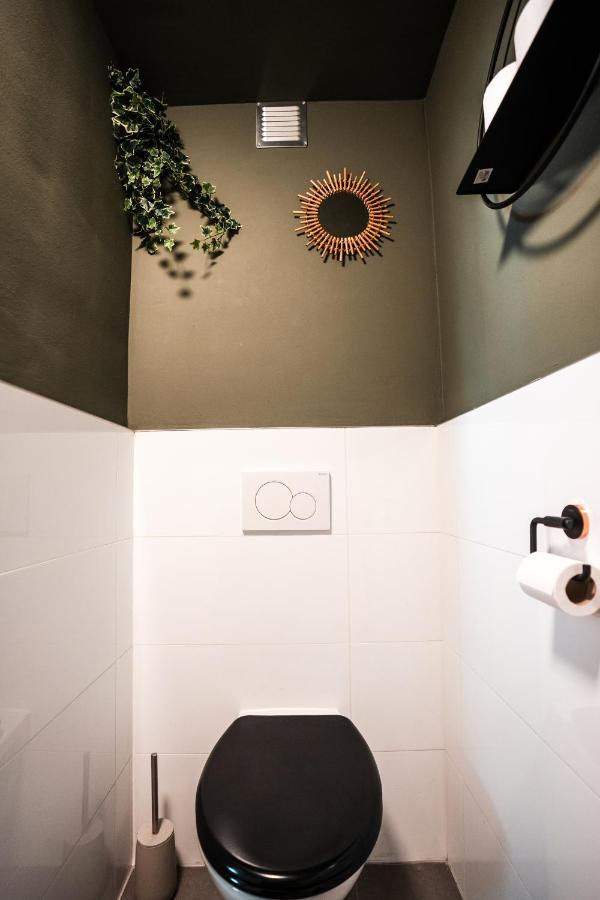 The Lion King - 6 Person Linked Apartment With Roof Terrace Groningen Exterior photo